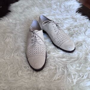 Lauren Ralph Lauren Marian Beige Perforated Oxfords